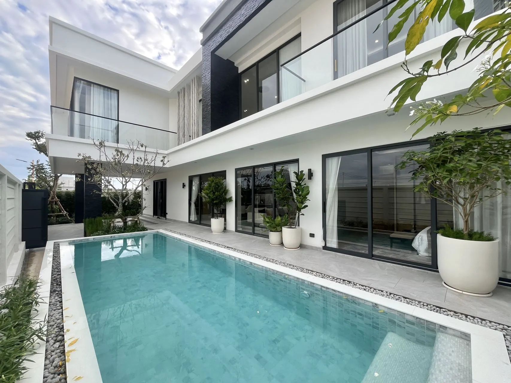 芭提雅市区独栋别墅 | Luxury Vista Villa Pattaya 泳池别墅