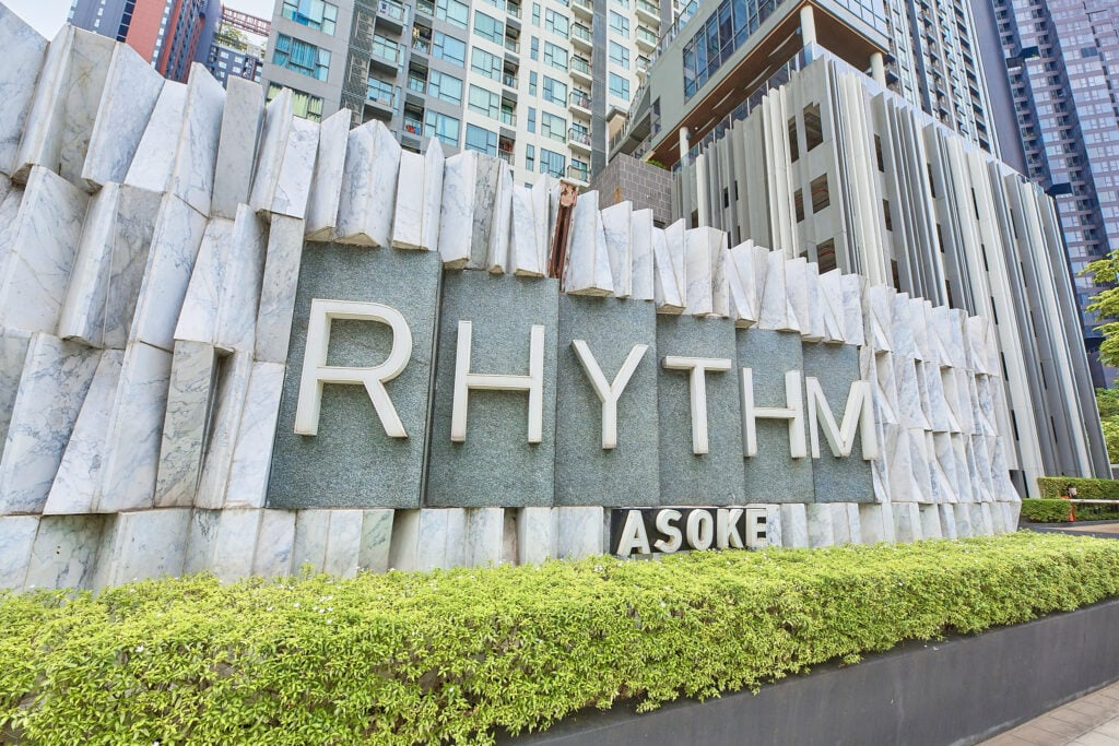 【曼谷CBD捡漏】Rhythm 阿索克1期M02365丨100万抢2卧地铁房，租金回报5.3%！低于市场价！