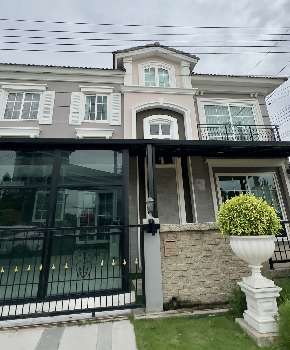 【曼谷欧式豪华别墅】8房7卫+家具家电齐全，投资自住两相宜！