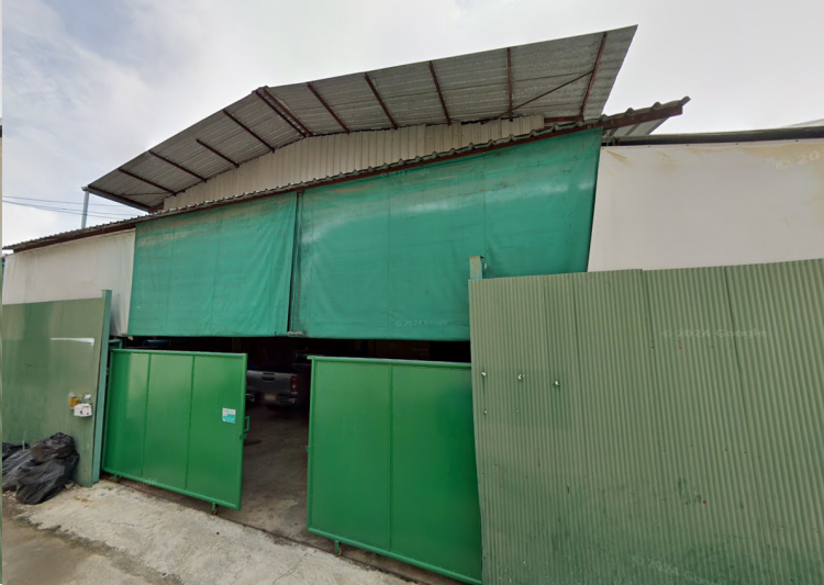 素铁讪区 双层独栋仓库，占地400平米，3卧3卫，商住两用 带宿舍