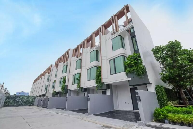 Forest Ratchada 素铁讪区，联排别墅市中心住宅样板间出售