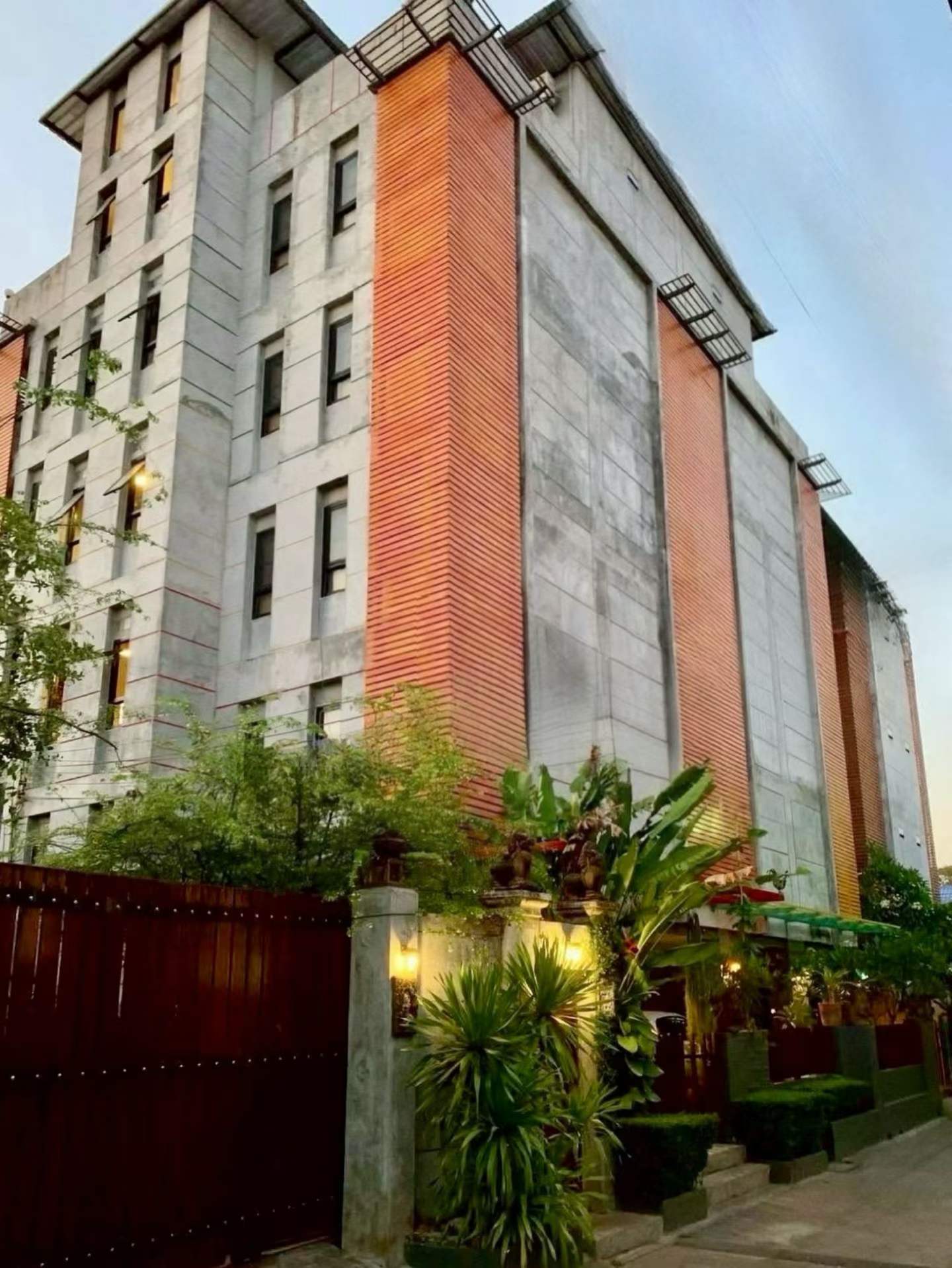 泰国曼谷Bangna｜公寓楼出售｜53个房间装修精美售价1490万人民币