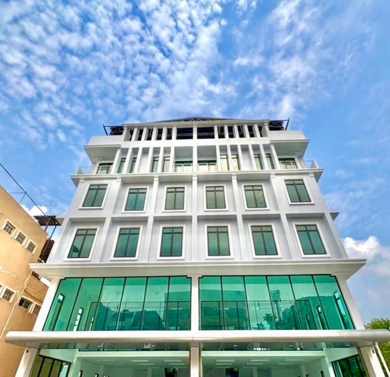New Commercial Building in Lat Phrao, Bangkok, Thailand｜5 Floors｜Price 13.9 Million RMB