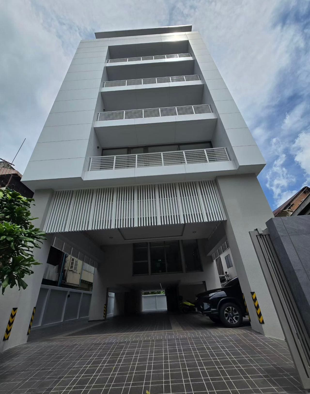 New Commercial Building for Sale in Silom, Bangkok, Thailand | Seven-Story Office and Residential Combined | 126 Million Baht