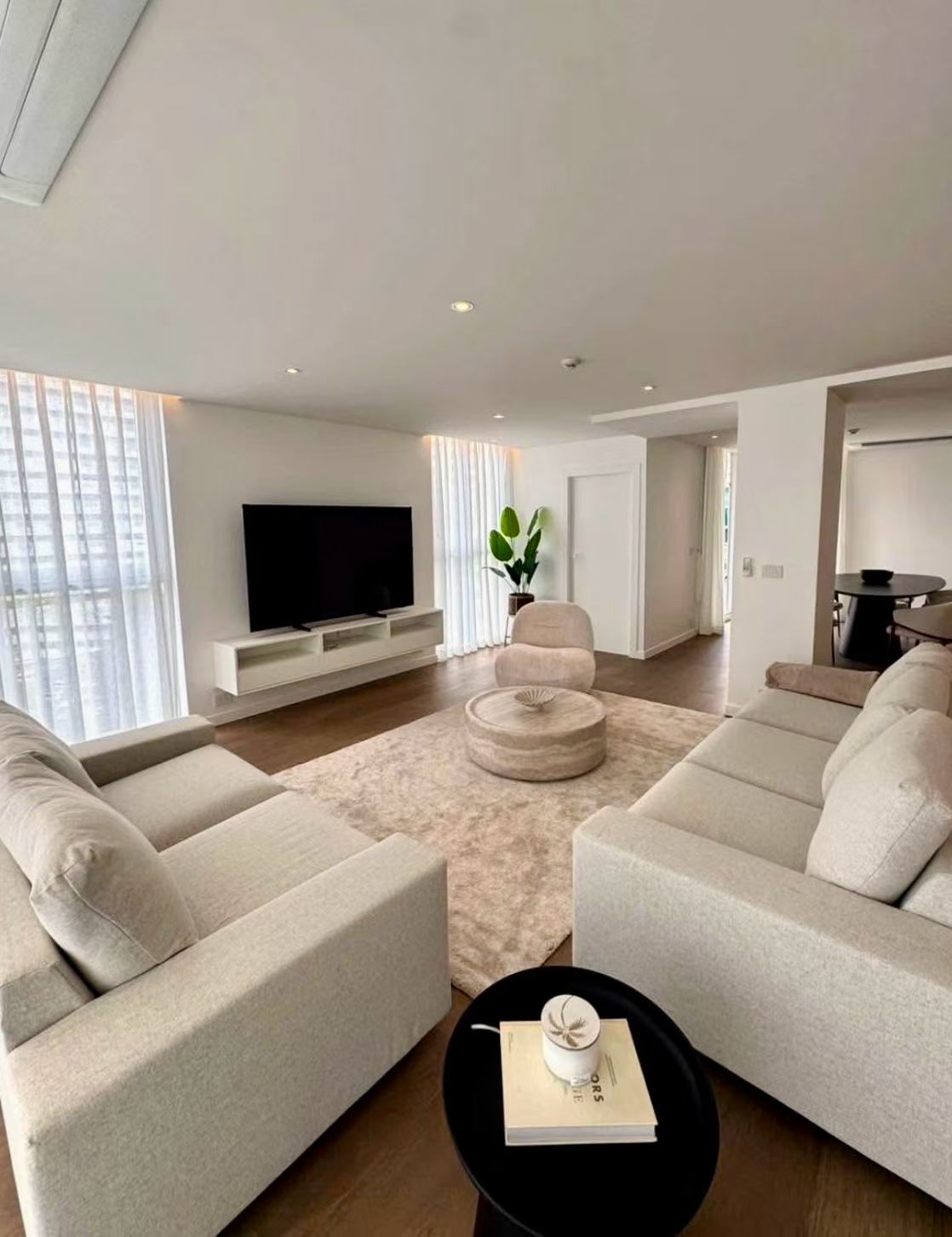 Bangkok Asoke Condo | 4 Bedrooms 3 Bathrooms | Monthly Rent 180,000 THB Near BTS/MRT