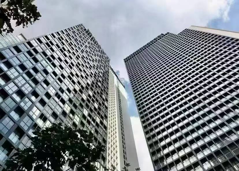 Ploen Chit, Bangkok, Thailand | 3-Bedroom, 3-Bathroom Condo for Rent | Near BTS Station, Monthly Rent 150,000 THB