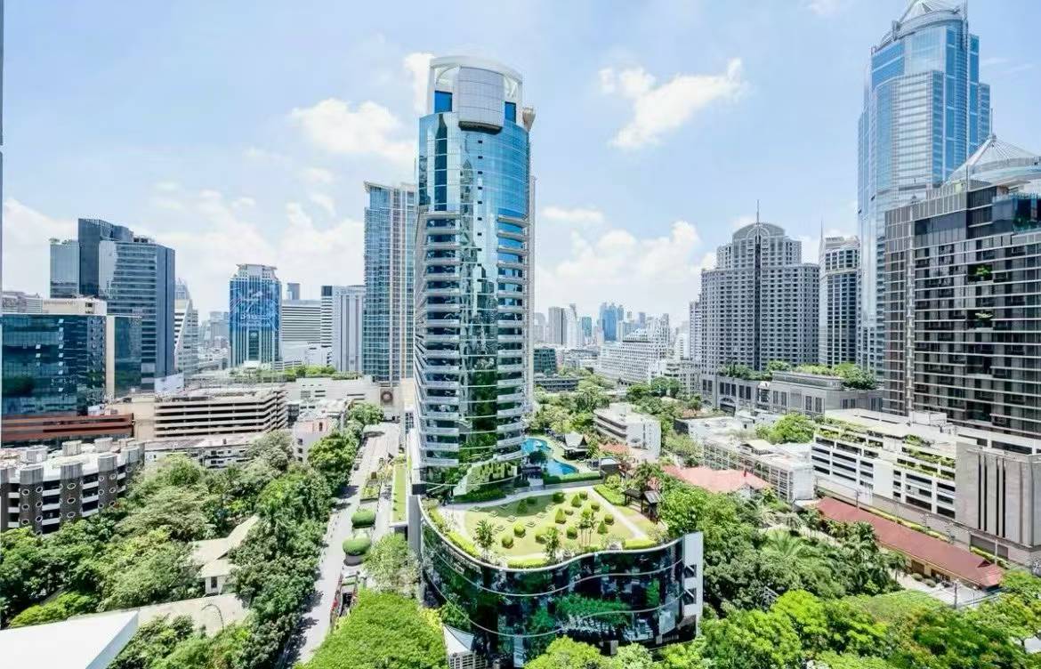 Luxury Condo in Central Bangkok, Thailand | 3 Bedrooms 4 Bathrooms | Monthly Rent 650,000 THB Near BTS Station
